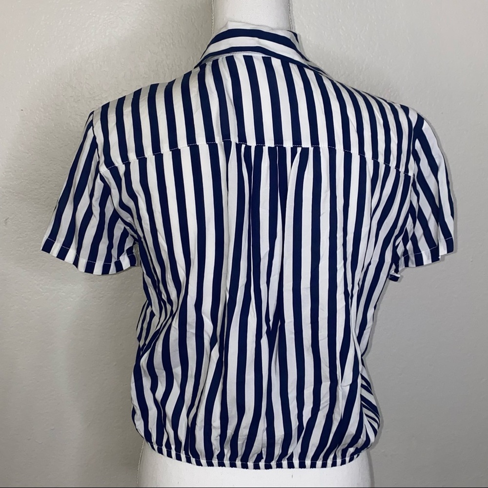 Pull & Bear Striped Blue and White button down top - Picture 2 of 4